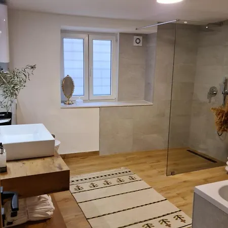 Apartment Gb